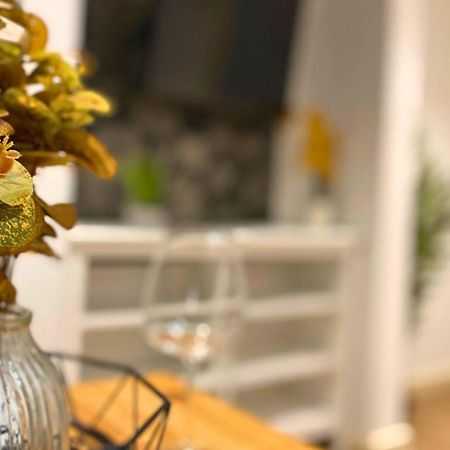 Stunning 1Br - Super Central- Peaceful Area - Lower Ground Apartment ケンブリッジ エクステリア 写真